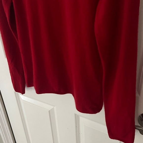 Charter Club 2 ply Cashmere Red Crew Neck Sweater Sz medium - Picture 3 of 6